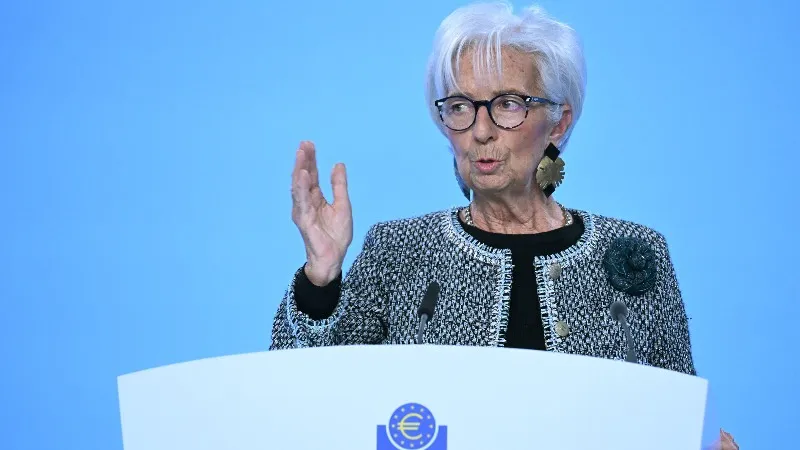 Avrupa Merkez Bankası Başkanı Lagarde: Euro, dolara karşı yeni bir alternatif olabilir