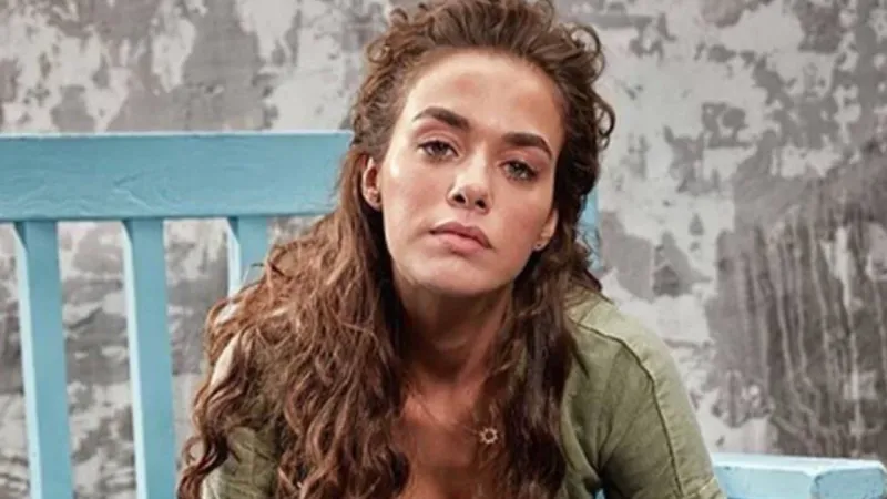 Bensu Soral'dan Müjde! Organize İşler Netflix'te Yeniden!