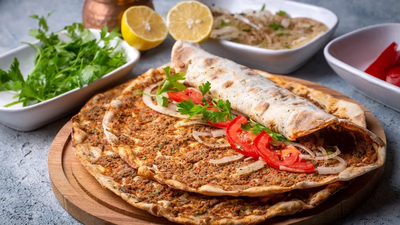 Fırına girmeden fiyatı tartışılıyor: Bodrum'da 2.500 liralık lahmacun iddiası tartışma yarattı
