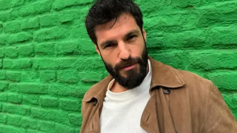 Serkan Çayoğlu ve Hilal Altınbilek'ten Aşk Filmi Sürprizi!