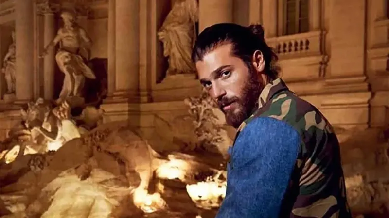İlk kez görüntülenmişlerdi! Can Yaman ile DJ sevgilisinden yeni kare