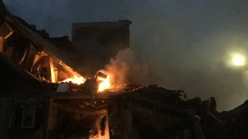 İsrail, İran'a hava saldırısı başlattı! Tahran'da peş peşe patlamalar...