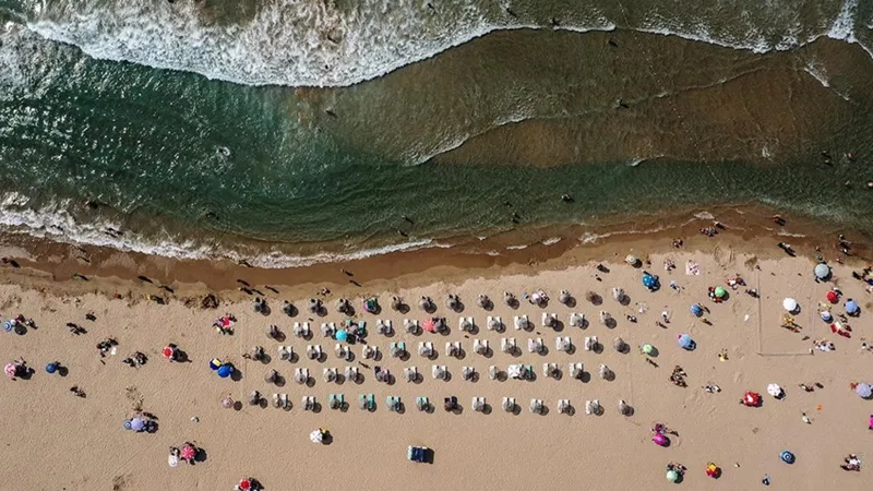 İstanbul Deniz Suyu Alarm Veriyor: Sıcaklık Rekoru Kırıldı!