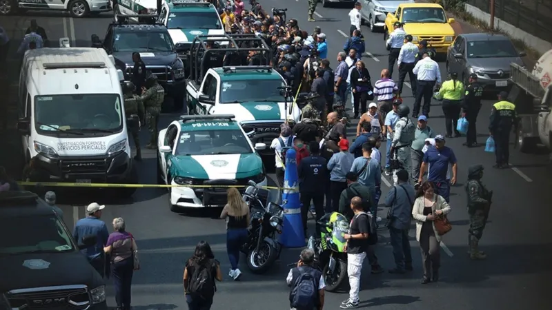 Meksika'nın başkenti Meksiko'da belediye başkanının sekreteri ve danışmanı silahlı saldırıda öldü
