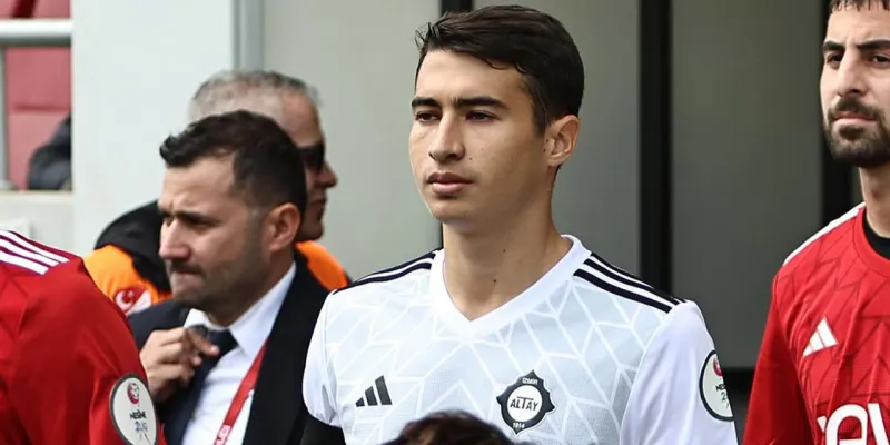 Altay Şoku! Süper Lig Devleri 3. Lig'e Düşen Yıldızlara Kancayı Taktı!