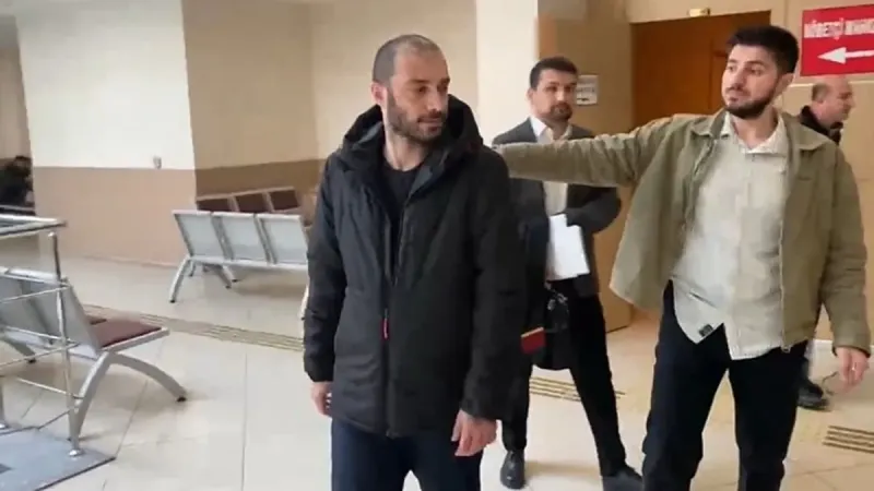 Sansar Salvo Serbest! Babasına Şiddet Uygulayan Rapçi Tahliye Oldu
