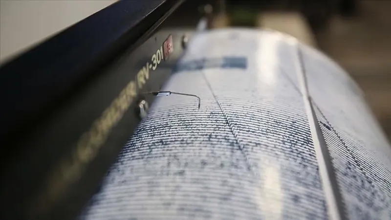 Ege'de Korkutan Deprem! İşte İlk Detaylar ve Uzman Yorumları