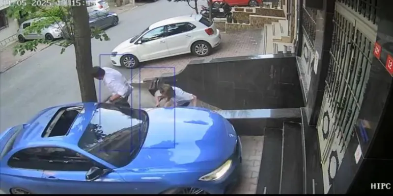 Eski Eşine Araba Süren Adam Şoke Etti! İşte O Anlar