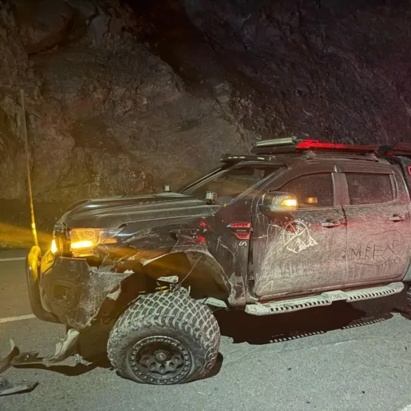 Hakkari'de Feci Kaza! 2 Pikap Çarpıştı, 8 Yaralı!
