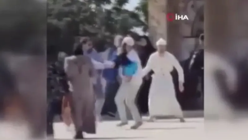 Siyo-Nazilerden Mescid-i Aksa'ya alçak baskın! Kanlı et sokmaya çalıştılar