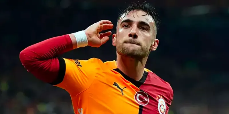 Yunus Akgün'den Muslera'ya Duygusal Veda! Gözler Doldu