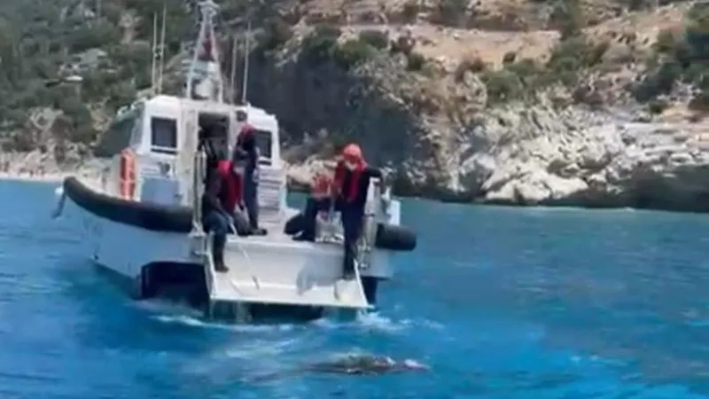Zıpkınla balık avlamak için daldığı denizden cansız bedeni çıkarıldı